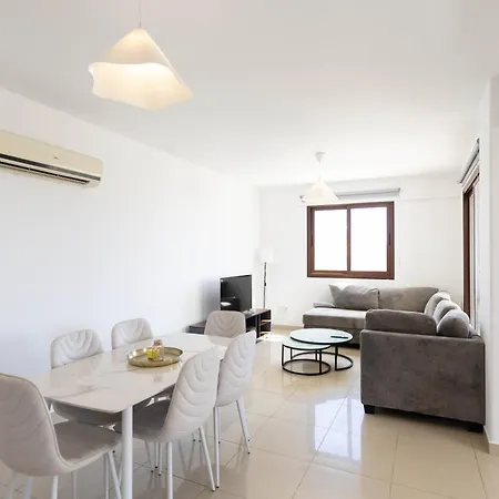 Apartman Spacious & Bright With Balcony *