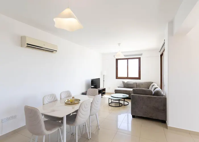 Apartman Spacious & Bright With Balcony *