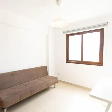 Spacious & Bright With Balcony * Larnaka