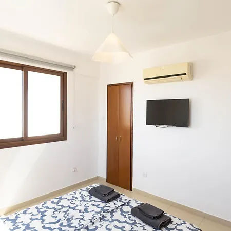 Spacious & Bright With Balcony Apartment *