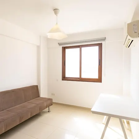 Spacious & Bright With Balcony